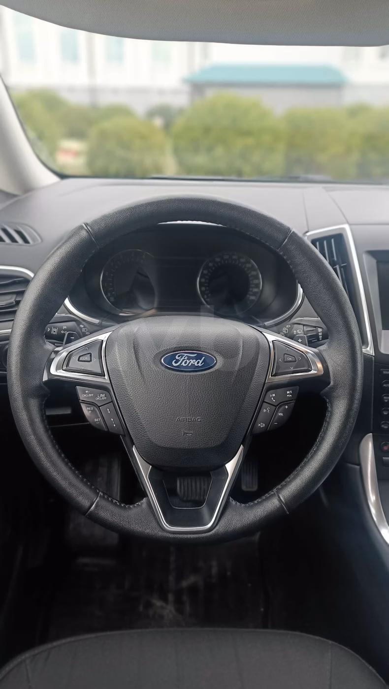 Ford Galaxy фото 8