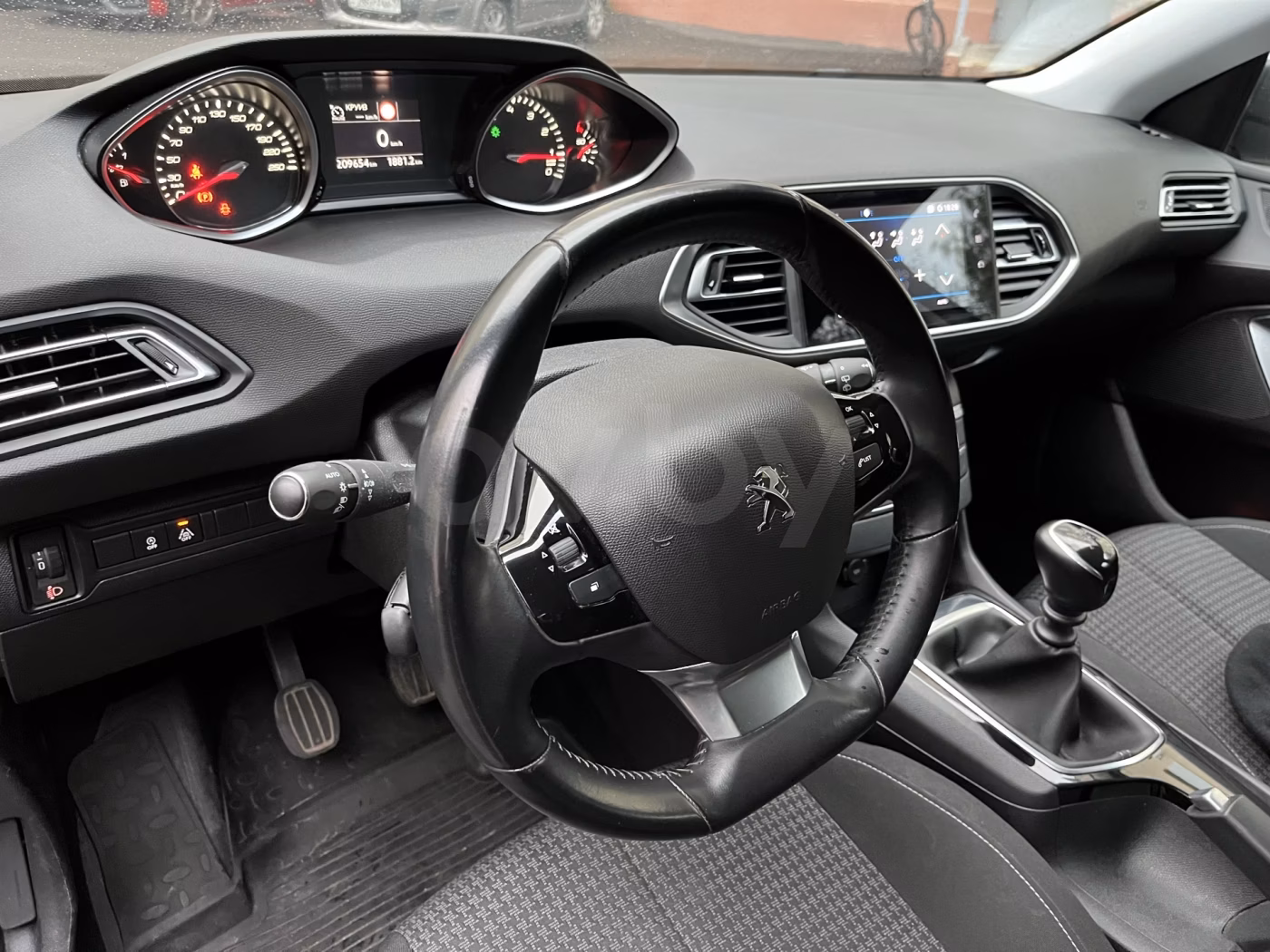 Peugeot 308 фото 6