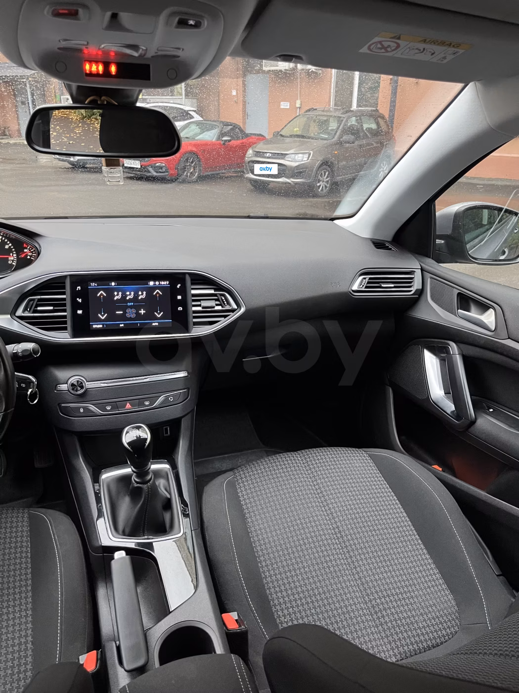 Peugeot 308 фото 7
