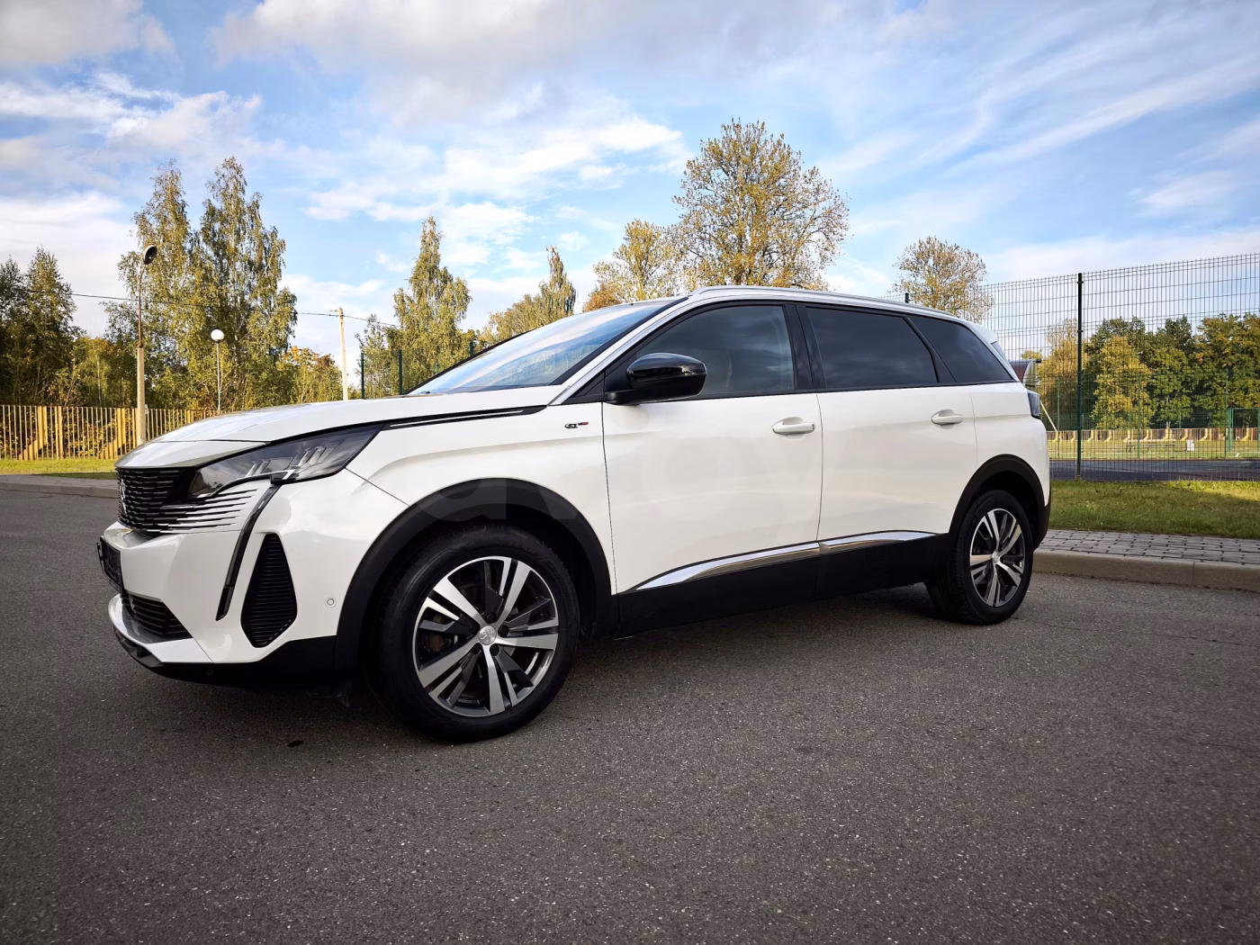 Peugeot 5008 фото 10