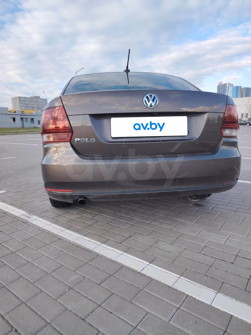 Volkswagen Polo Sedan фото 2