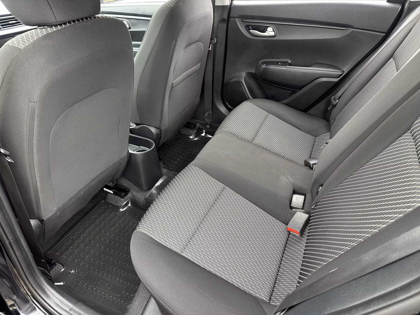 Kia Rio фото 9