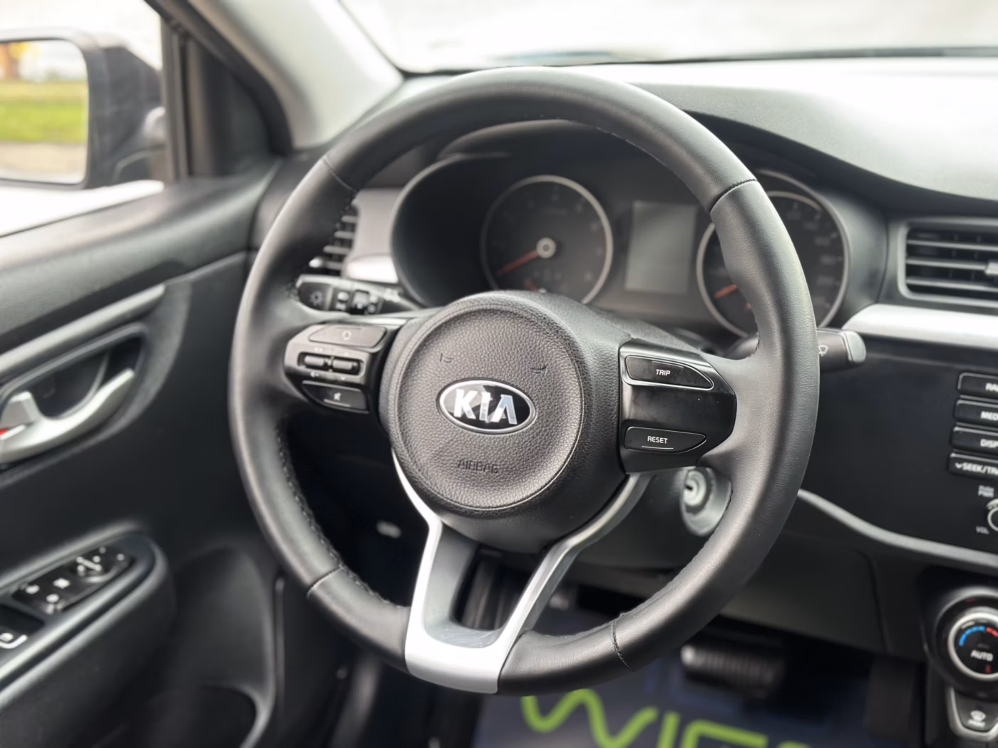 Kia Rio фото 14