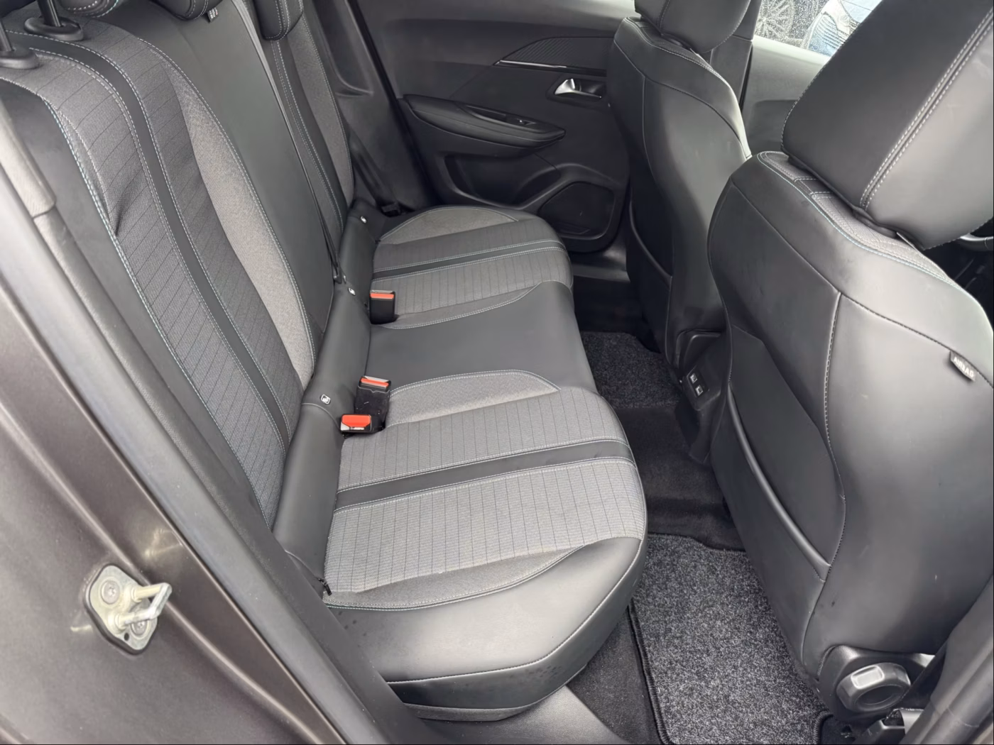 Peugeot 2008 фото 19