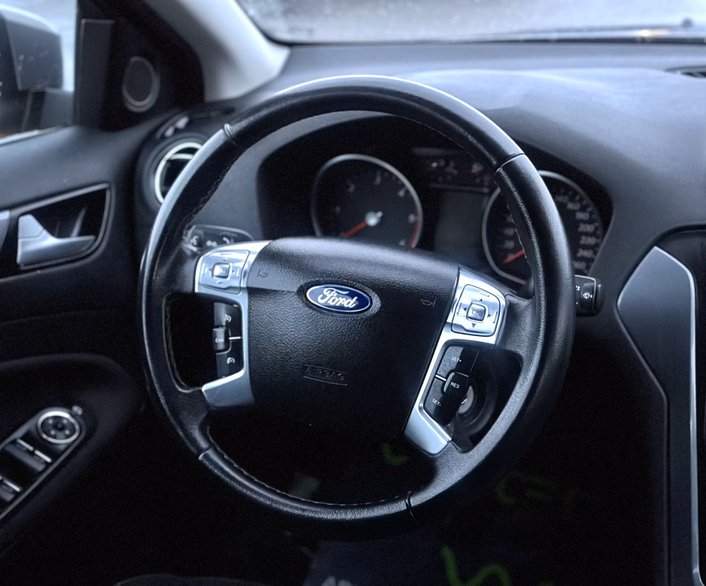 Ford Mondeo фото 14