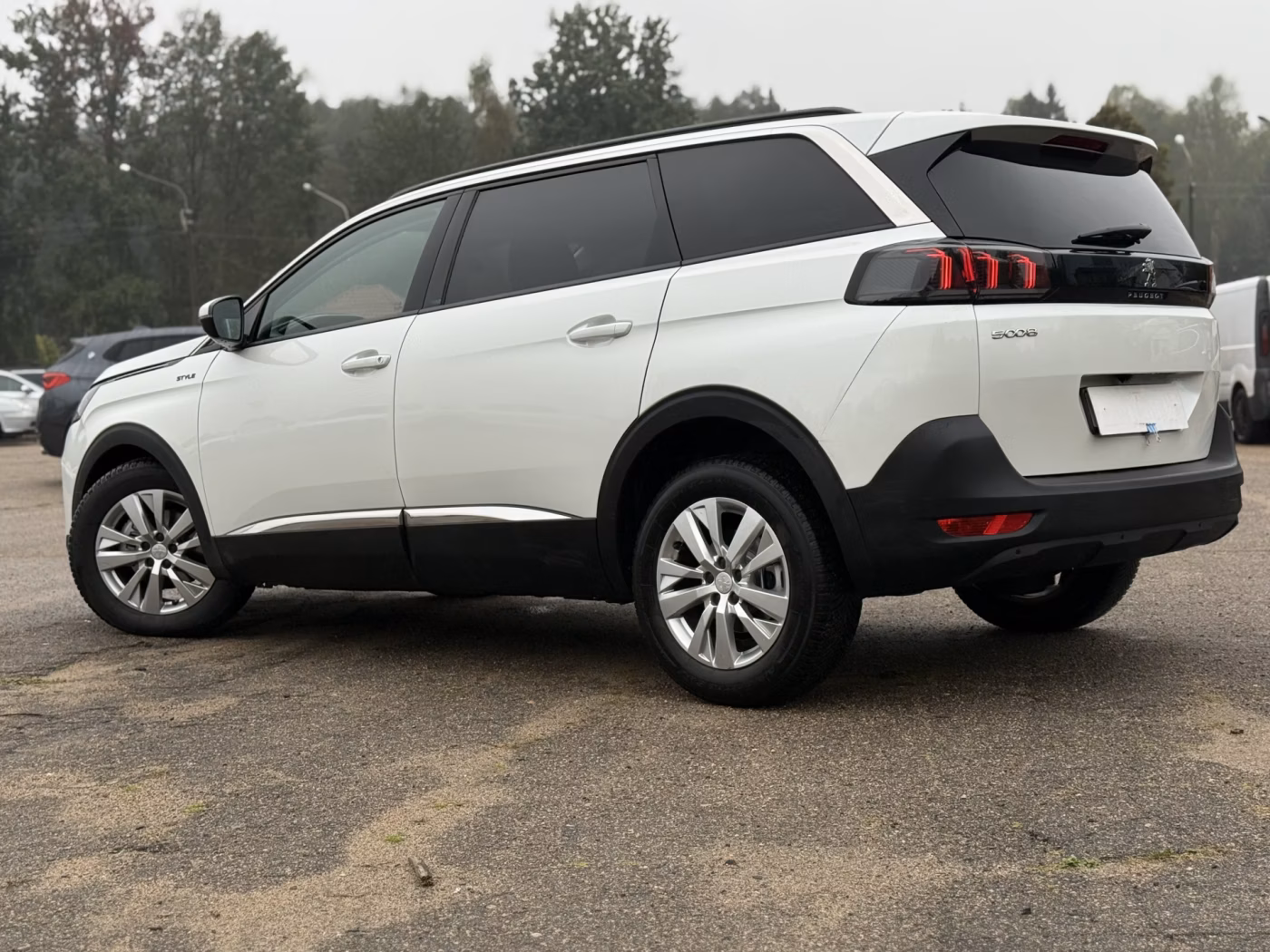 Peugeot 5008 фото 9