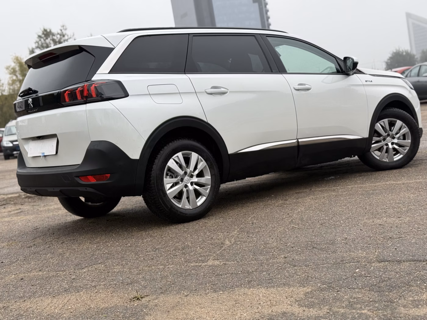 Peugeot 5008 фото 13