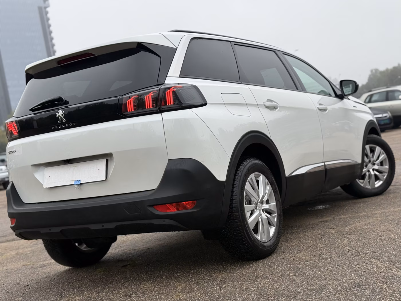 Peugeot 5008 фото 15