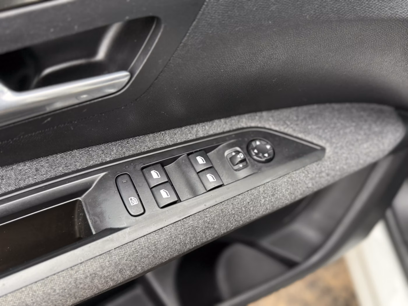 Peugeot 5008 фото 19