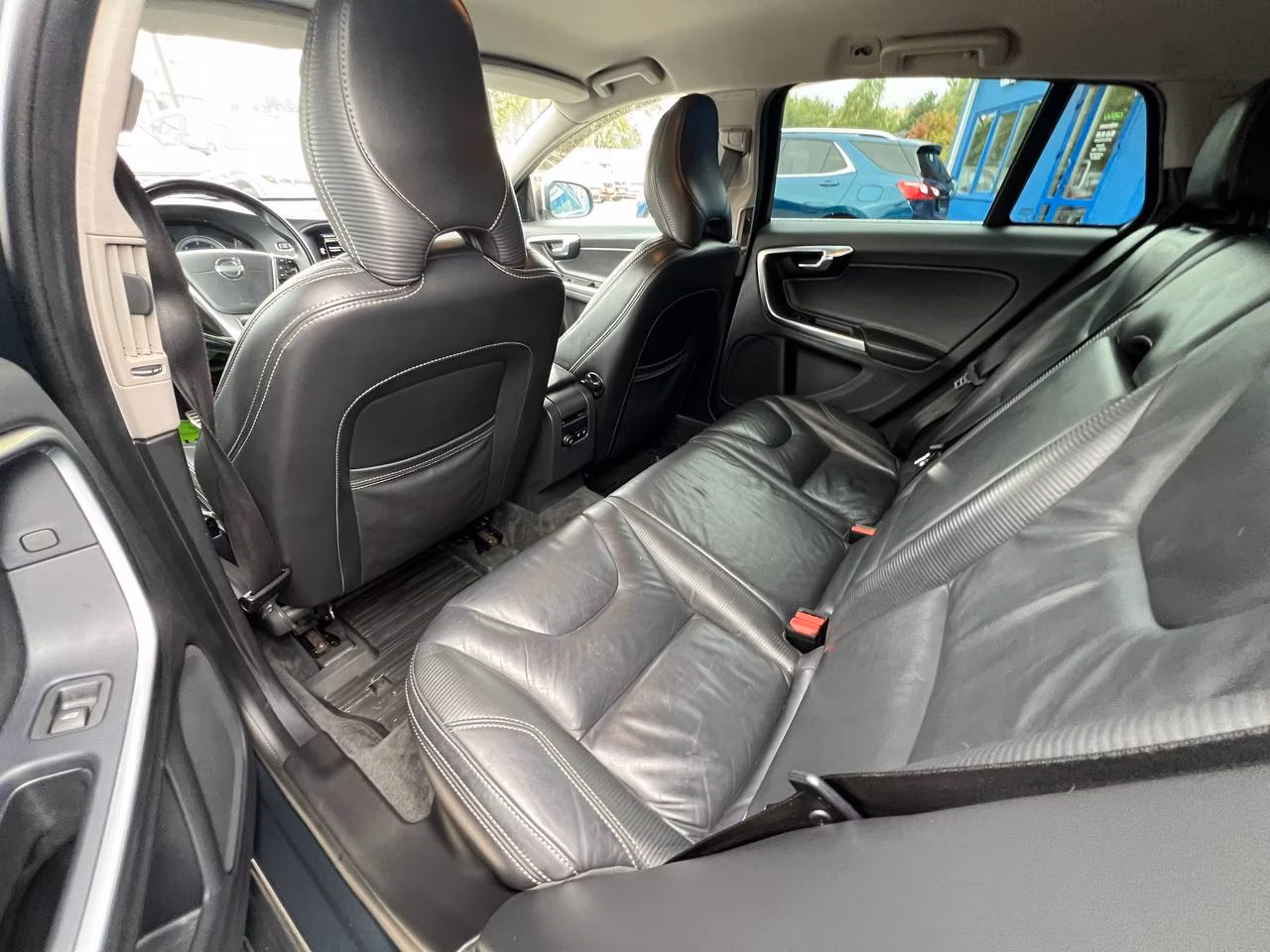 Volvo V60 фото 16