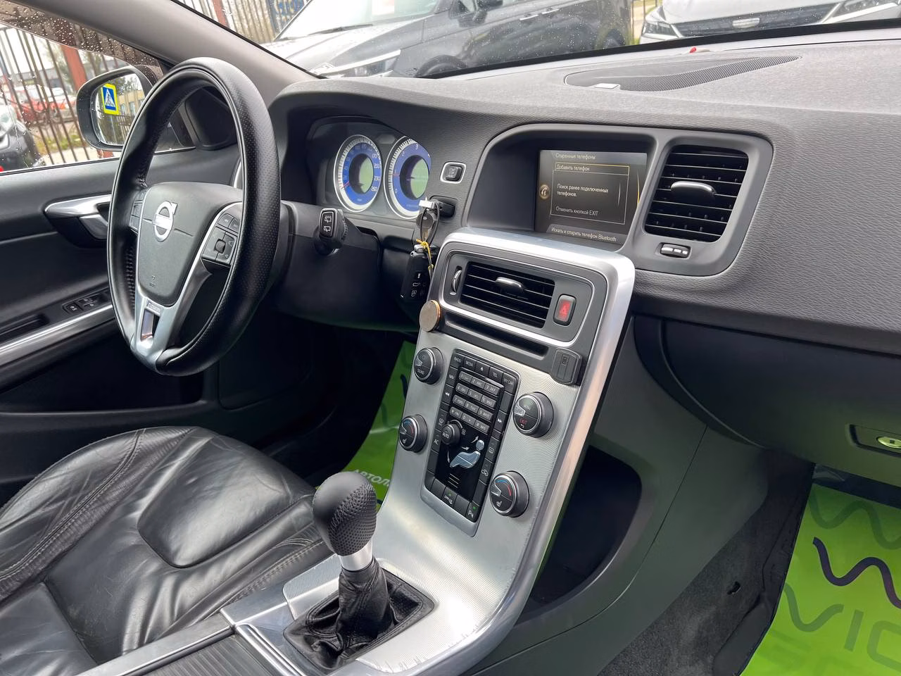 Volvo V60 фото 19