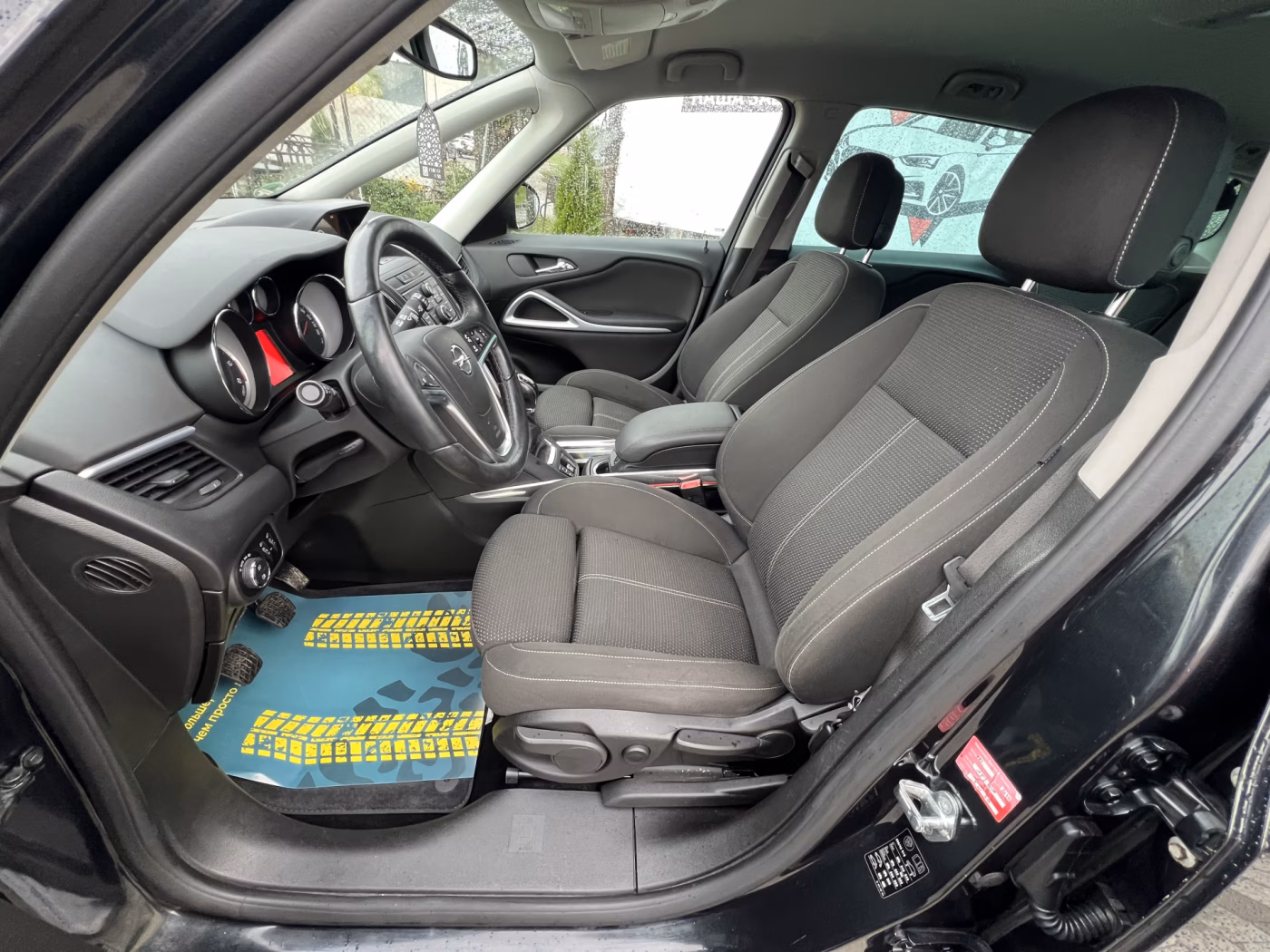 Opel Zafira фото 14