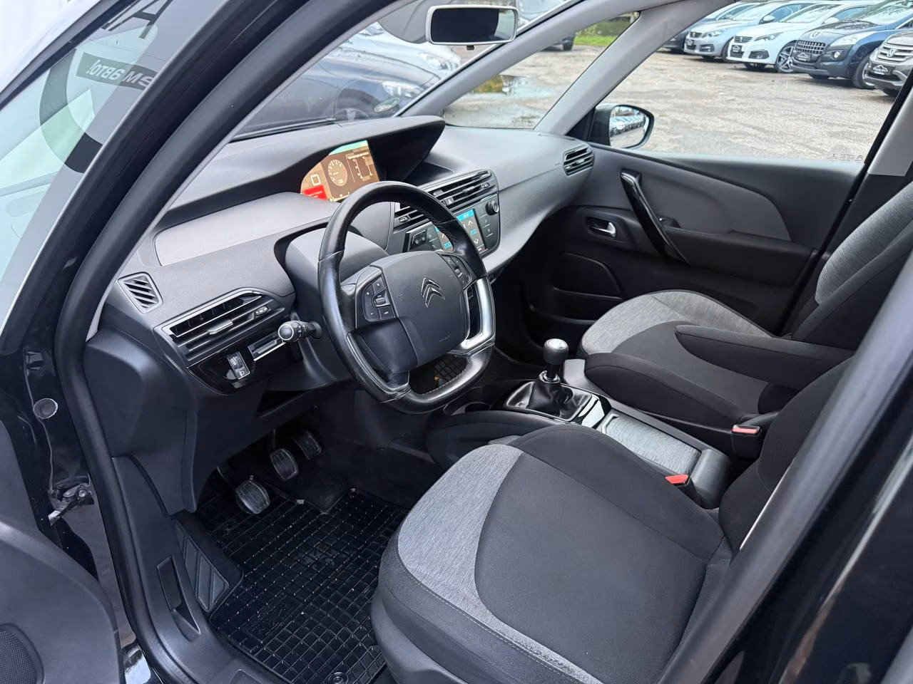 Citroen C4 Grand Picasso фото 10
