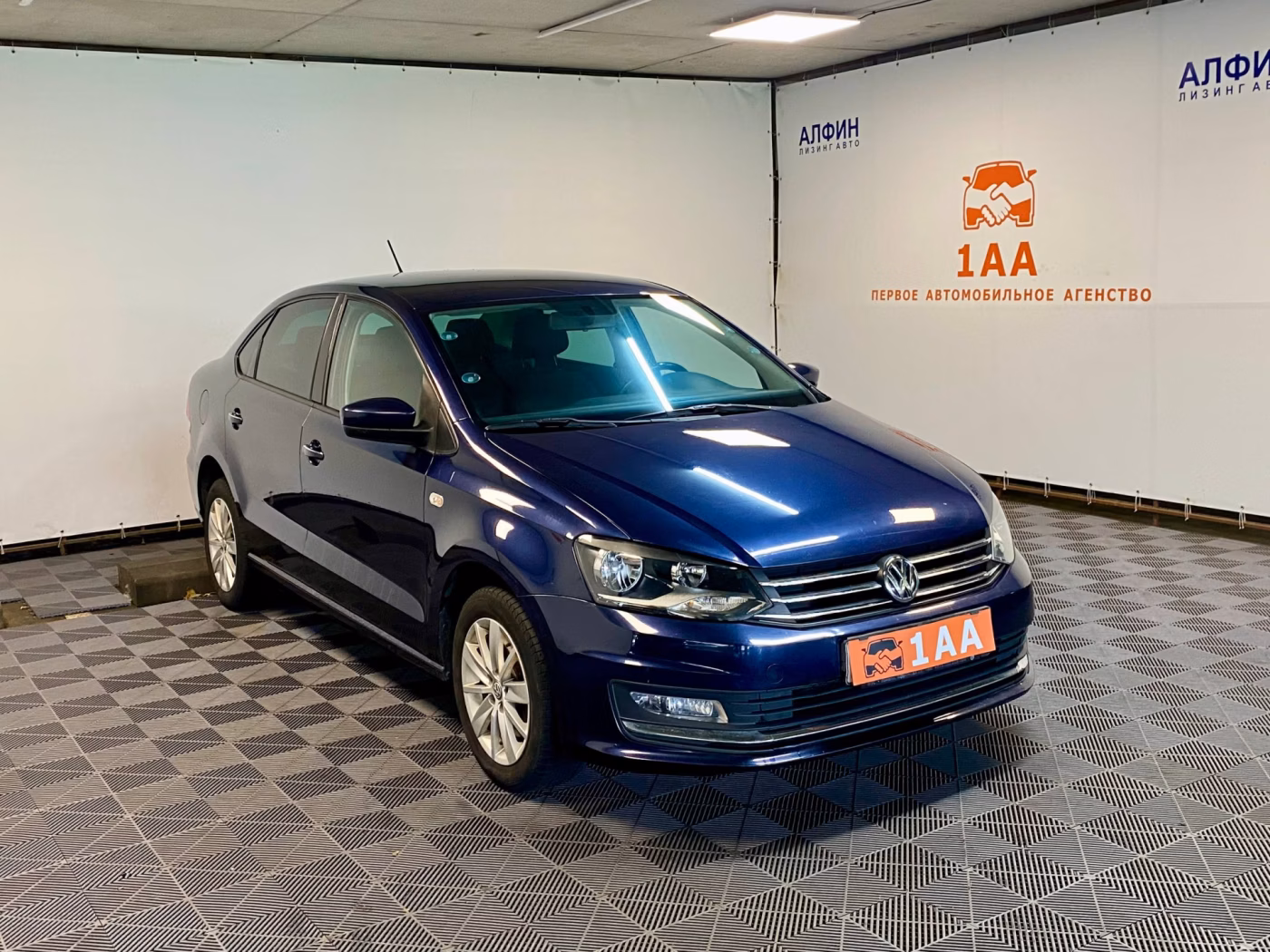 Volkswagen Polo Sedan фото 2