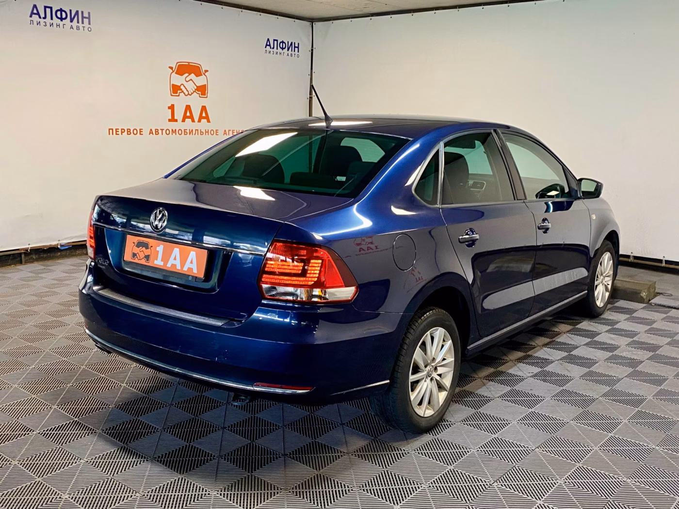Volkswagen Polo Sedan фото 3