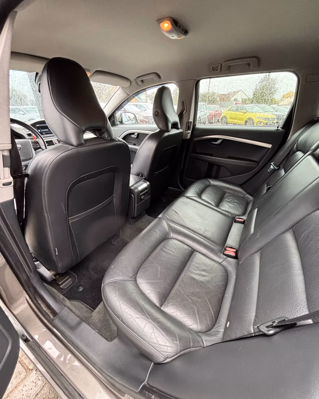 Volvo V70 фото 9