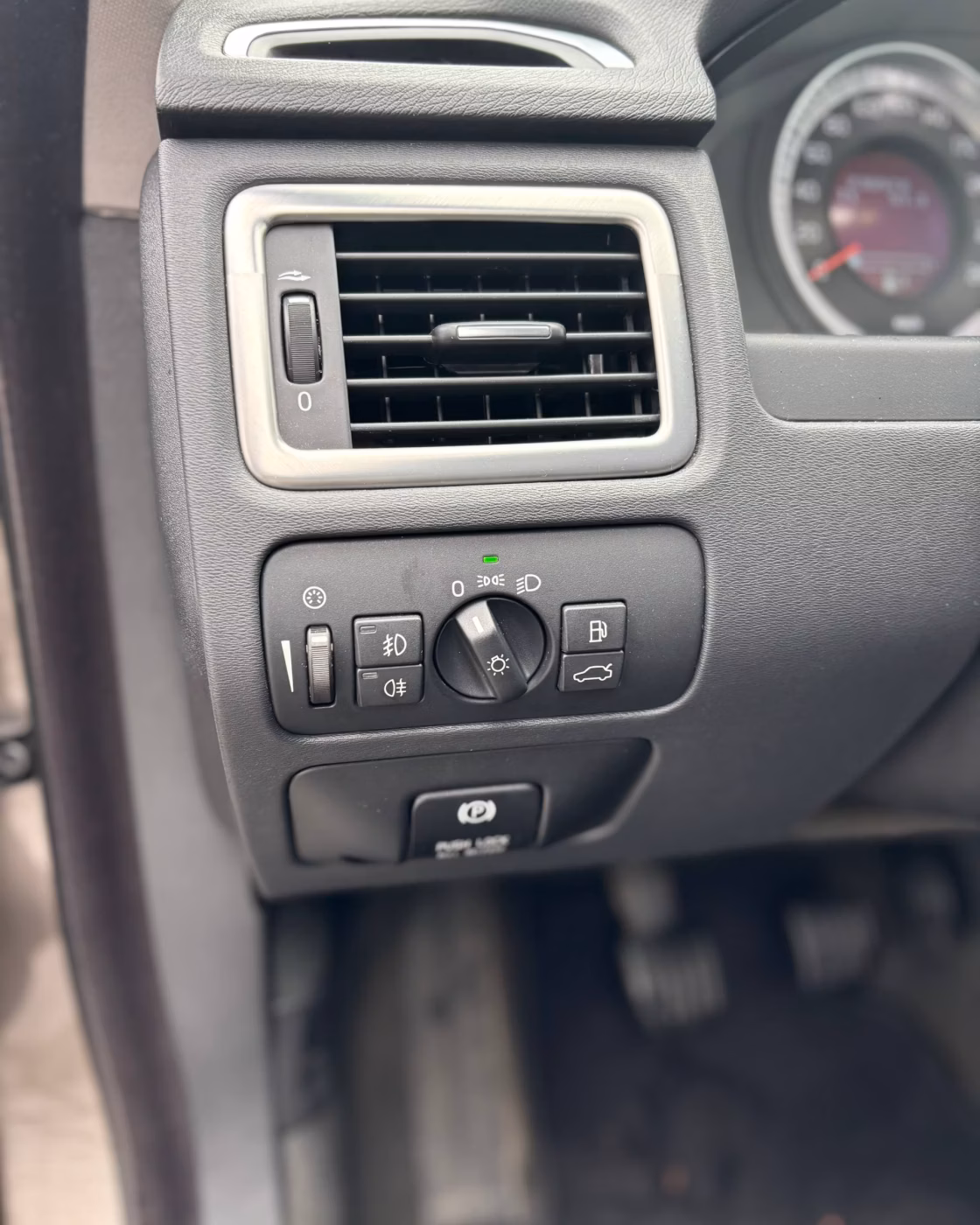 Volvo V70 фото 16