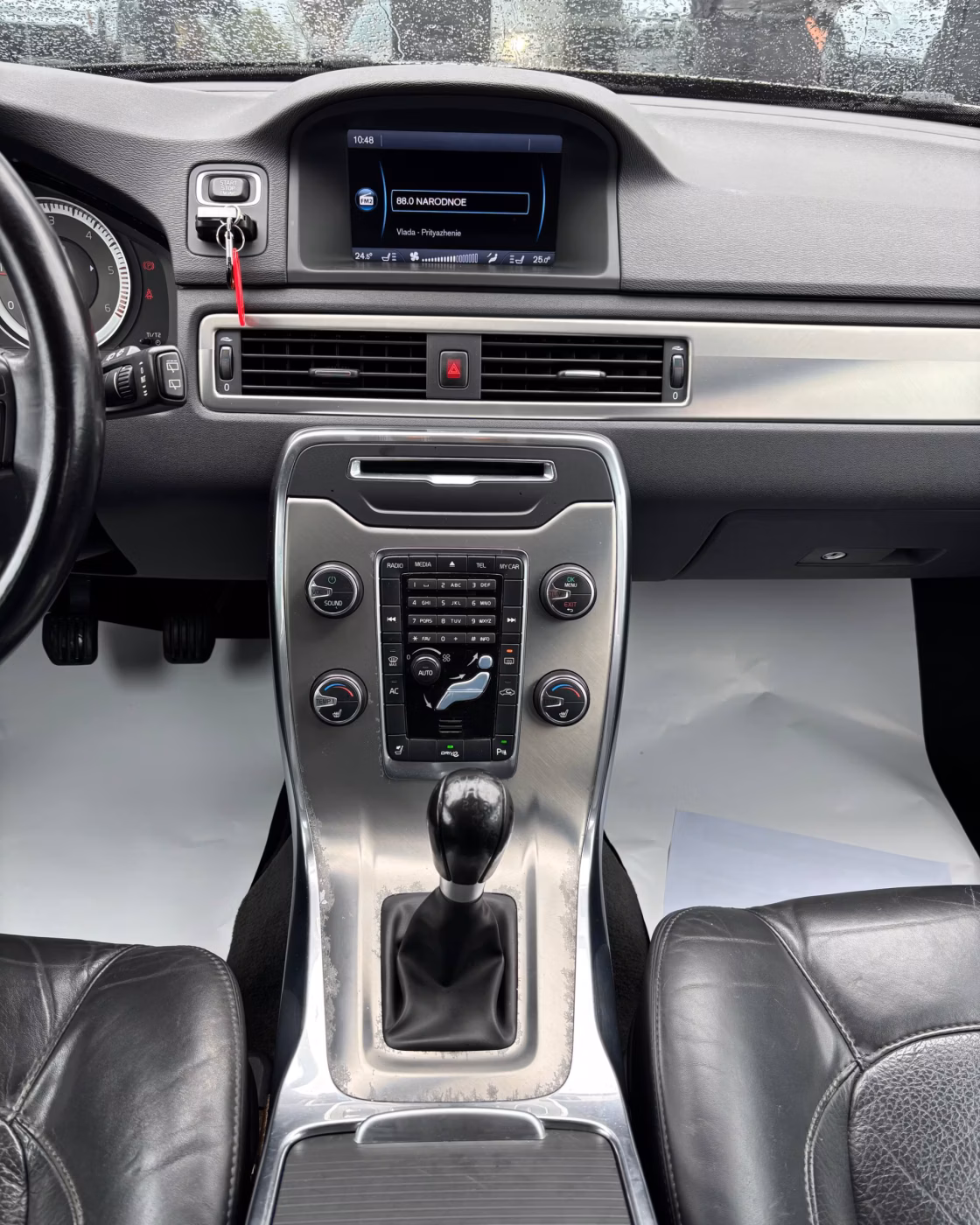 Volvo V70 фото 18