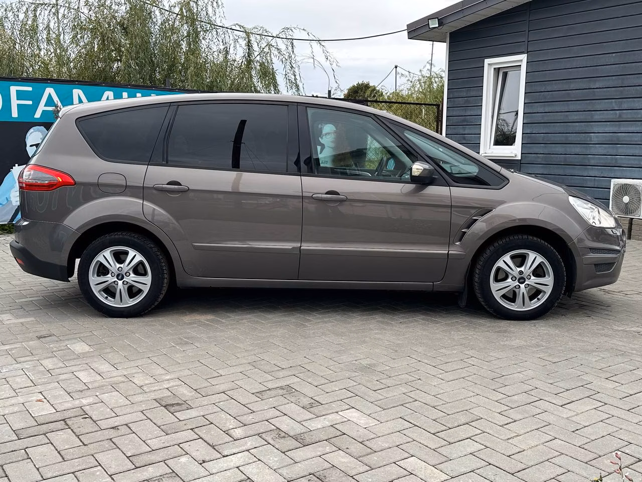 Ford S-MAX фото 9