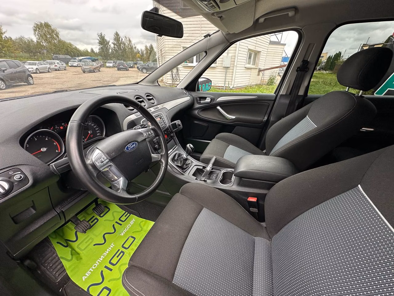 Ford S-MAX фото 10
