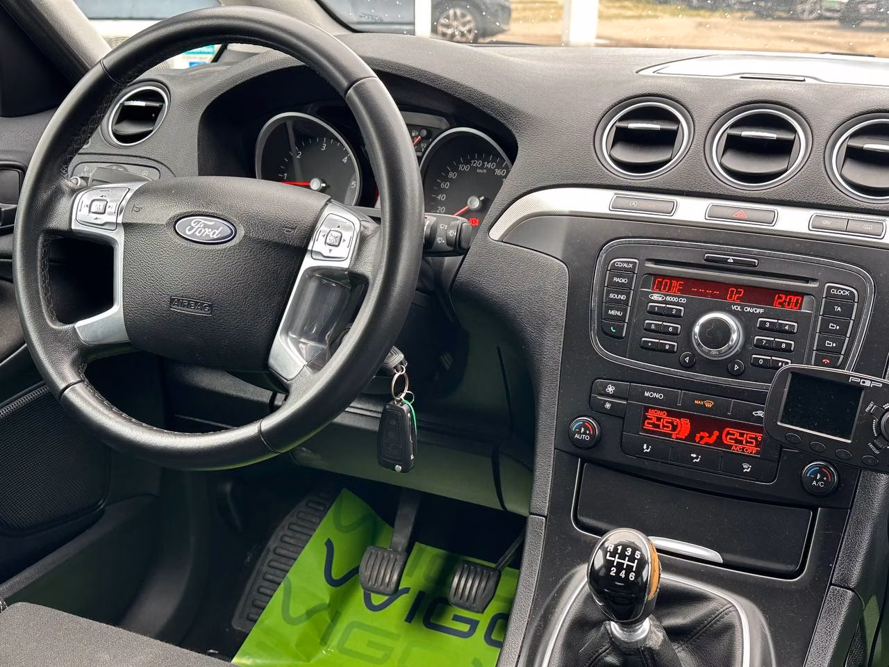 Ford S-MAX фото 17