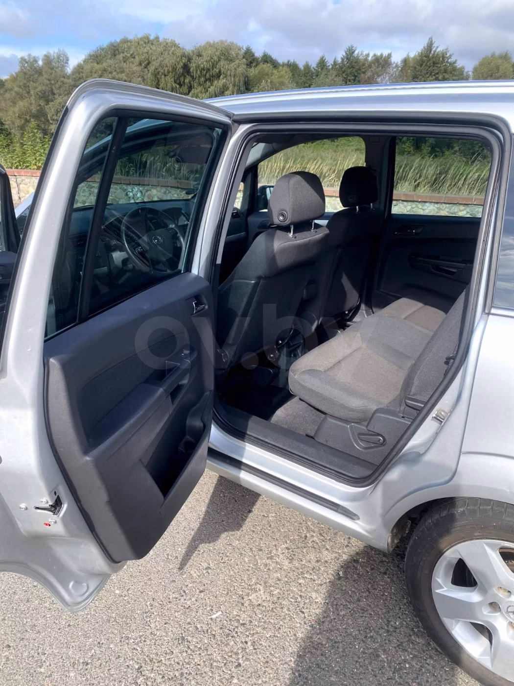 Opel Zafira фото 10