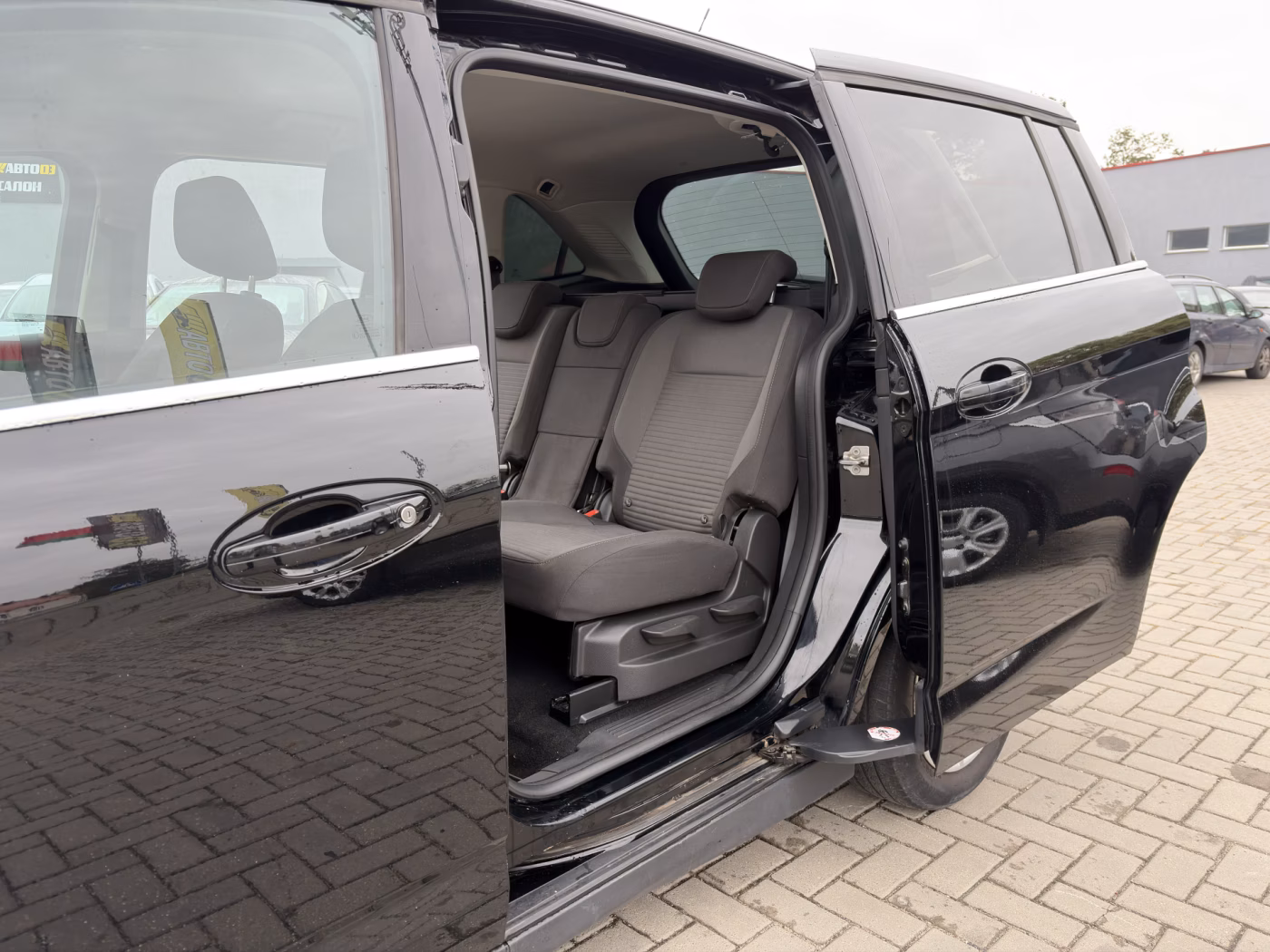 Ford Grand C-Max фото 15