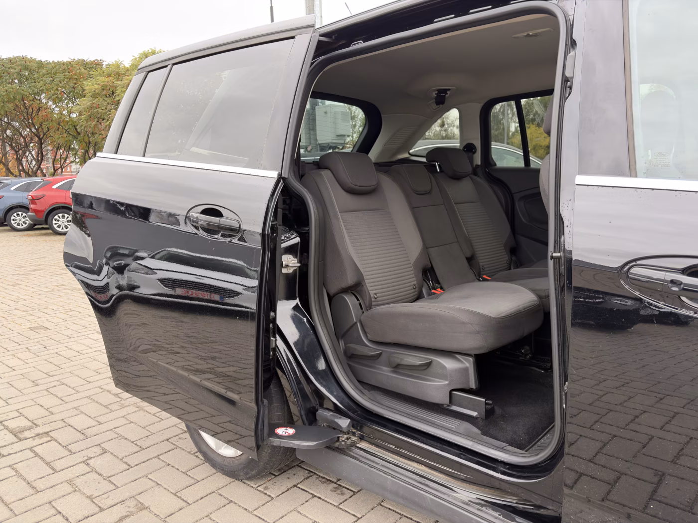 Ford Grand C-Max фото 17