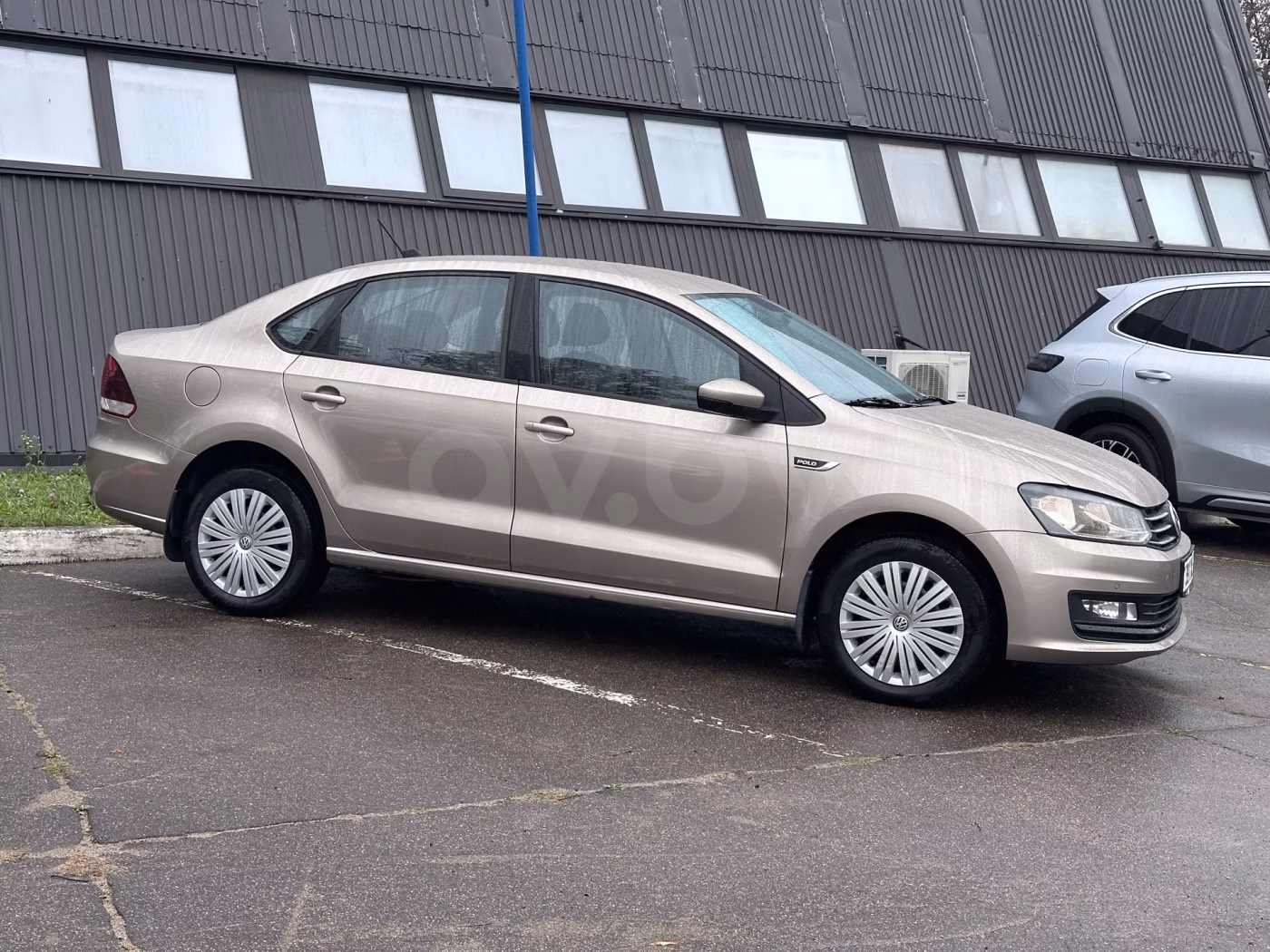 Volkswagen Polo Sedan фото 2