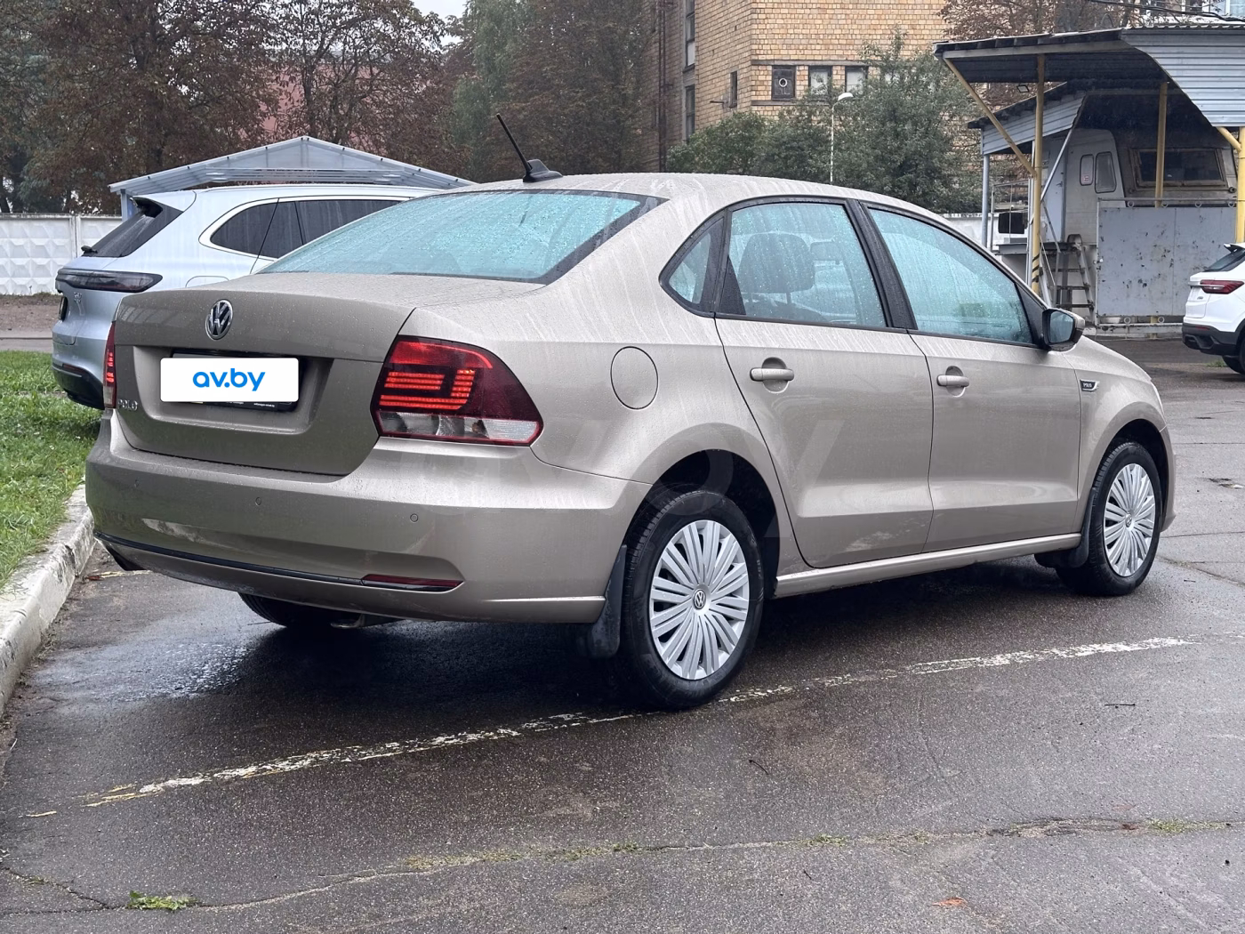 Volkswagen Polo Sedan фото 4