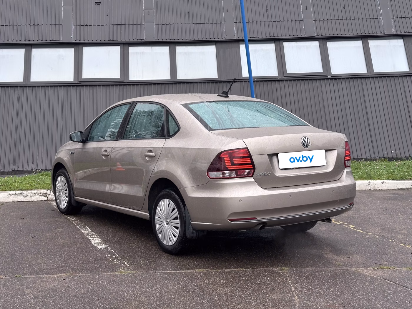 Volkswagen Polo Sedan фото 6