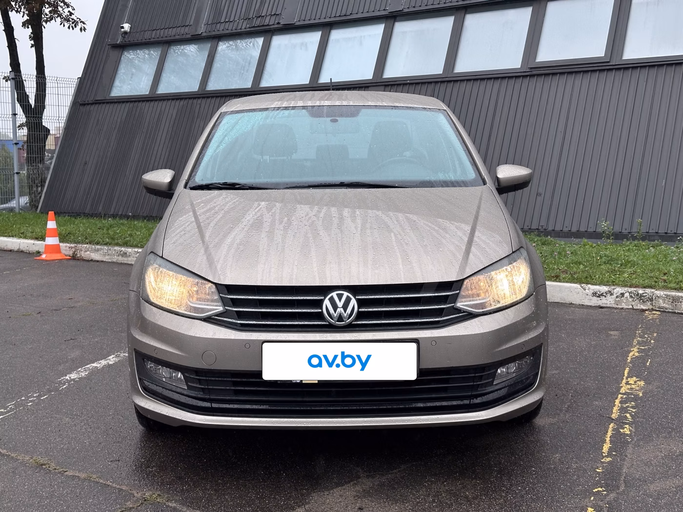 Volkswagen Polo Sedan фото 9