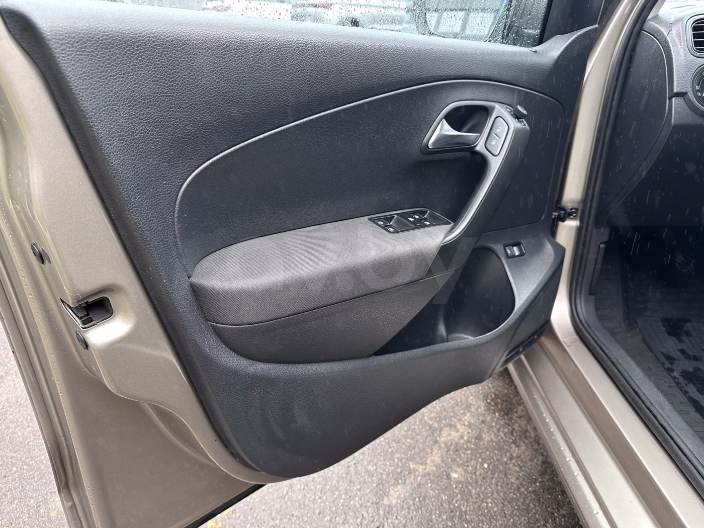 Volkswagen Polo Sedan фото 18