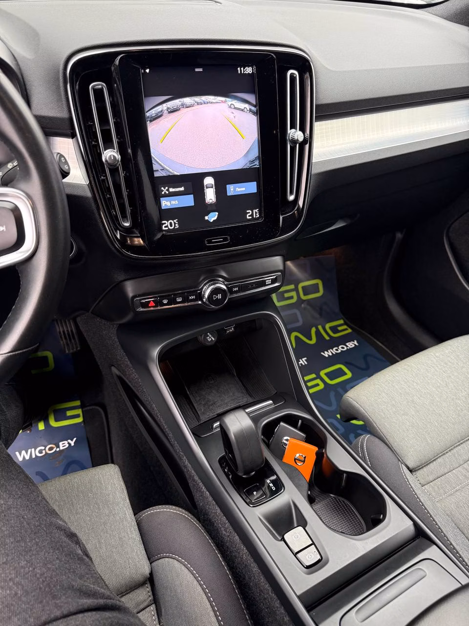 Volvo XC40 фото 11
