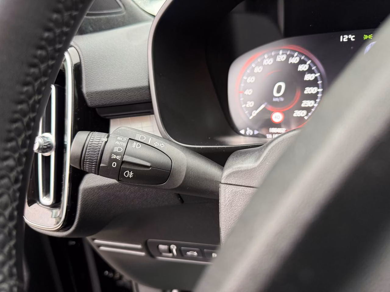 Volvo XC40 фото 13