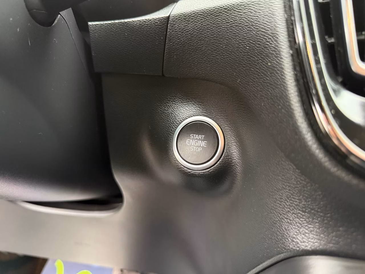 Volvo XC40 фото 14