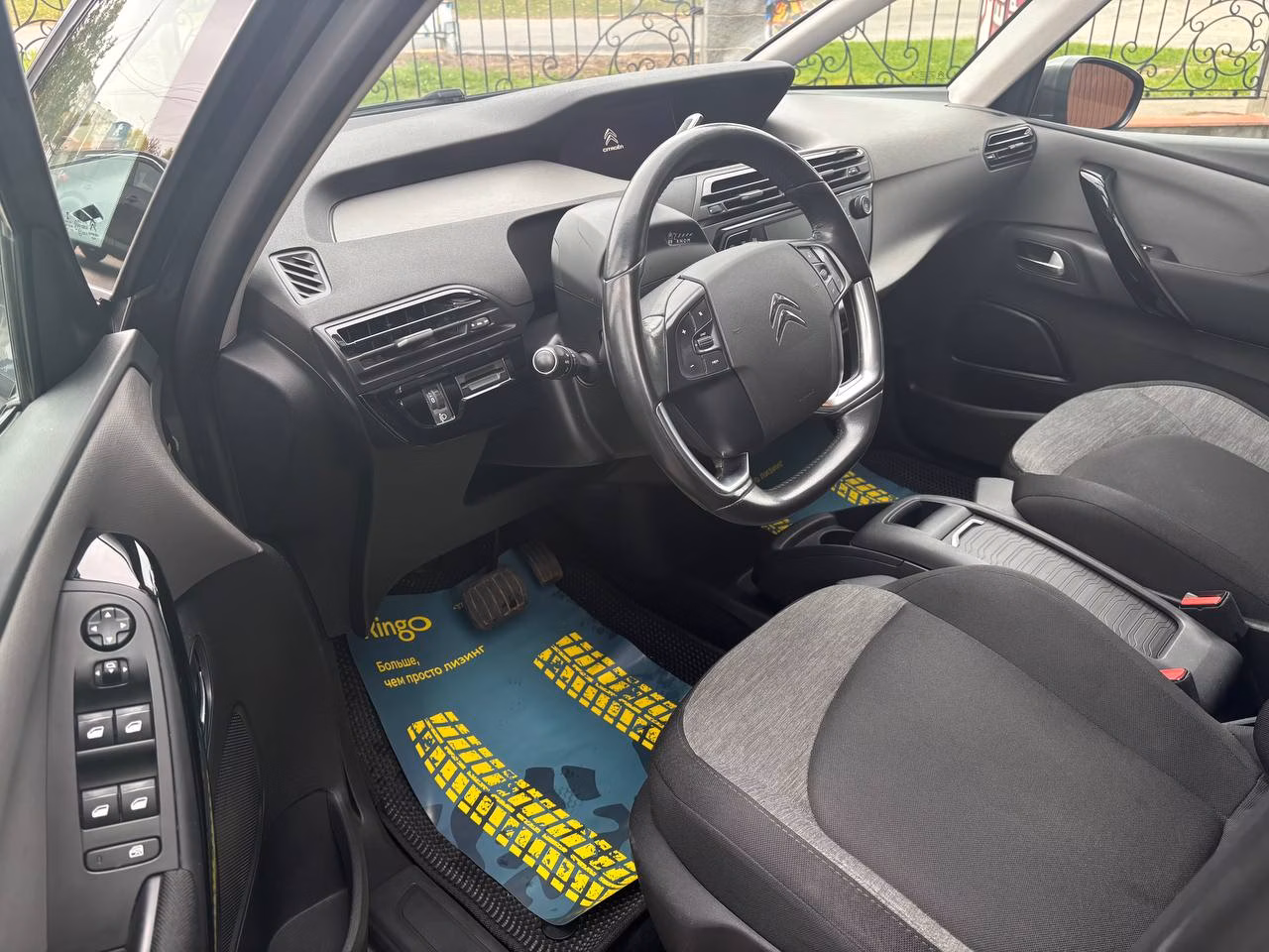 Citroen C4 Spacetourer фото 9