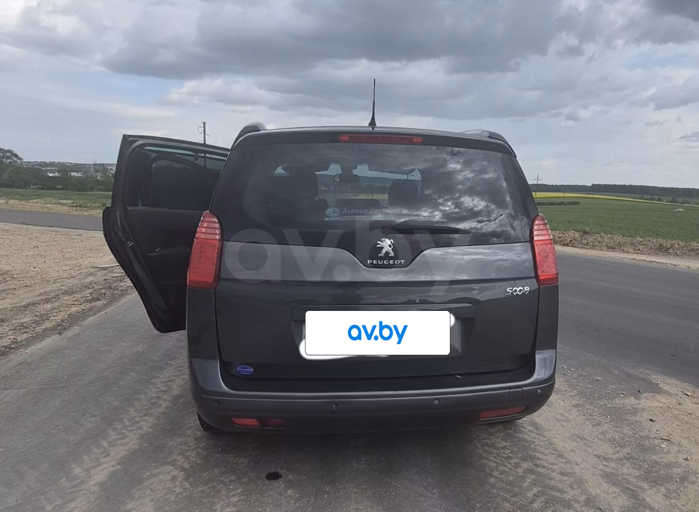 Peugeot 5008 фото 10