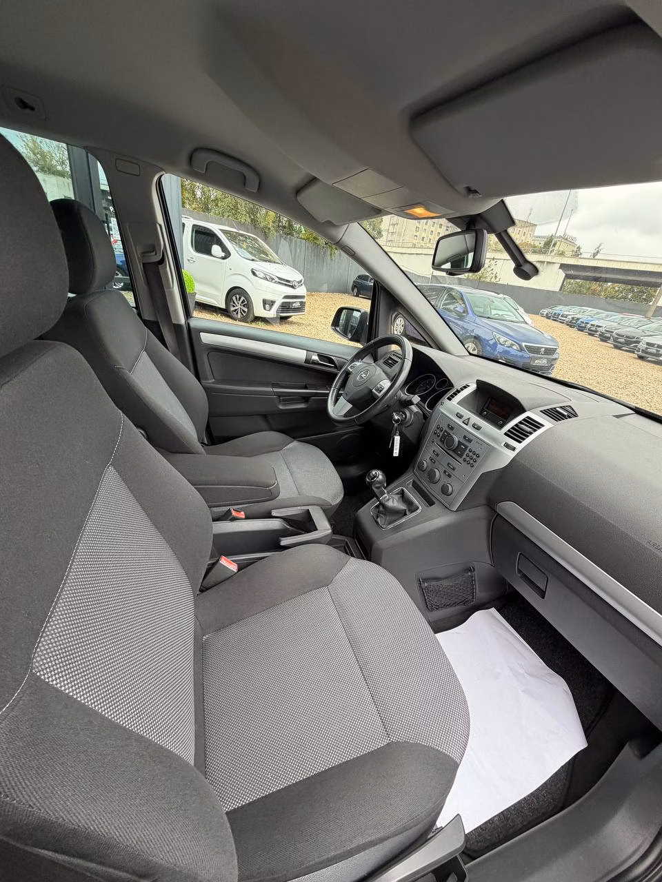 Opel Zafira фото 13