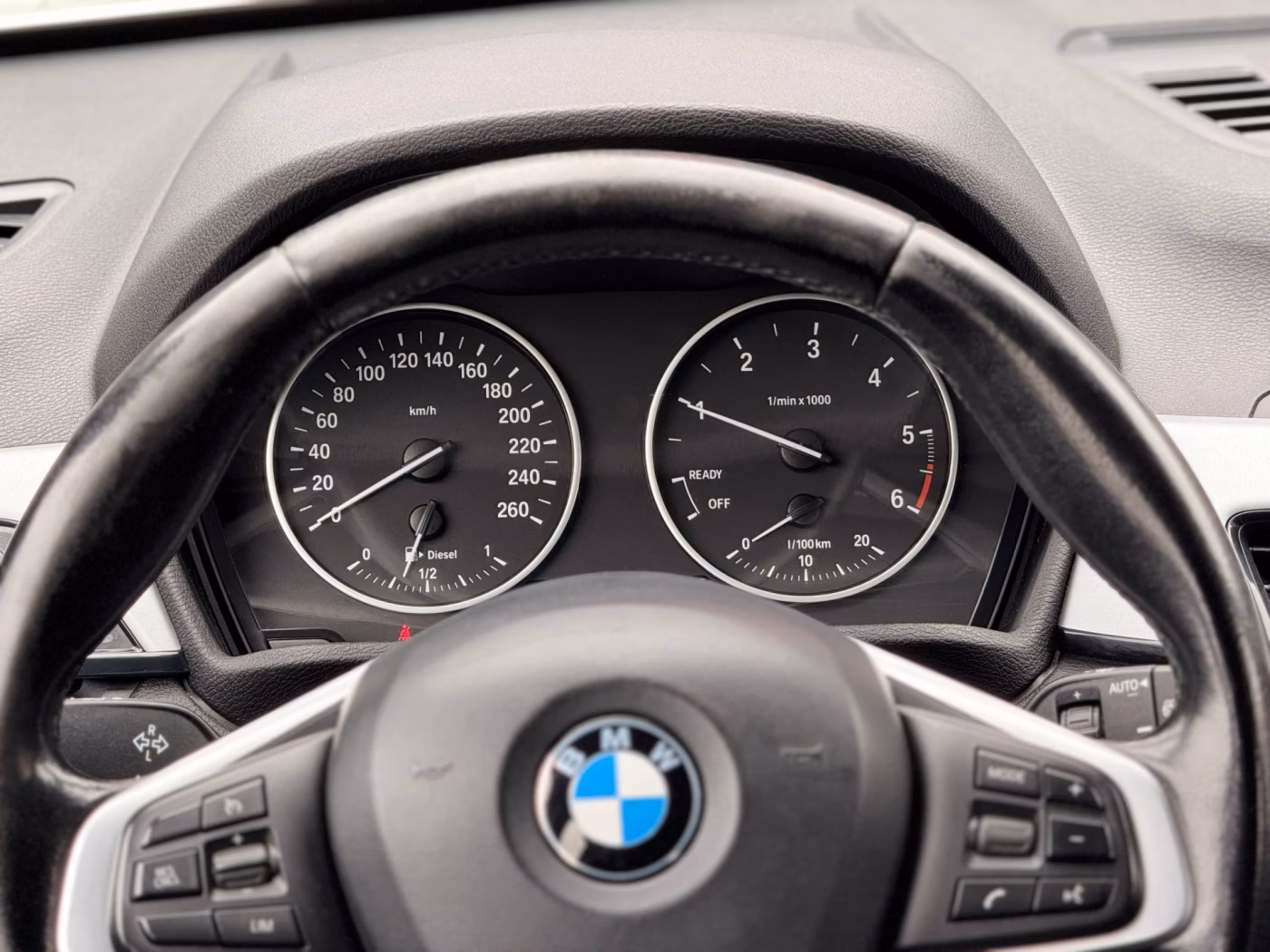 BMW X1 фото 14
