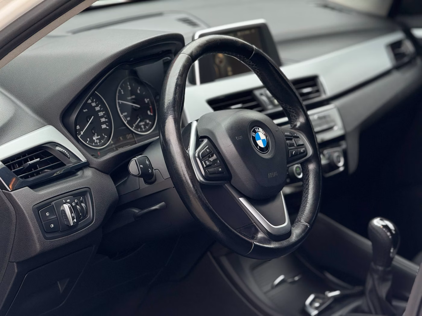 BMW X1 фото 15