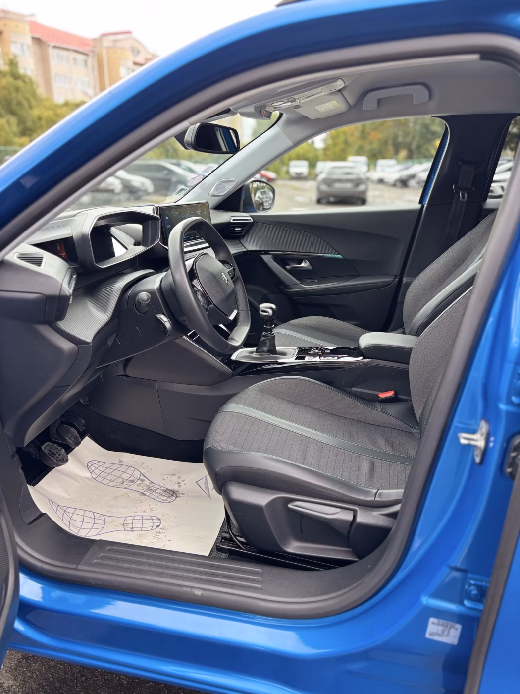 Peugeot 2008 фото 8