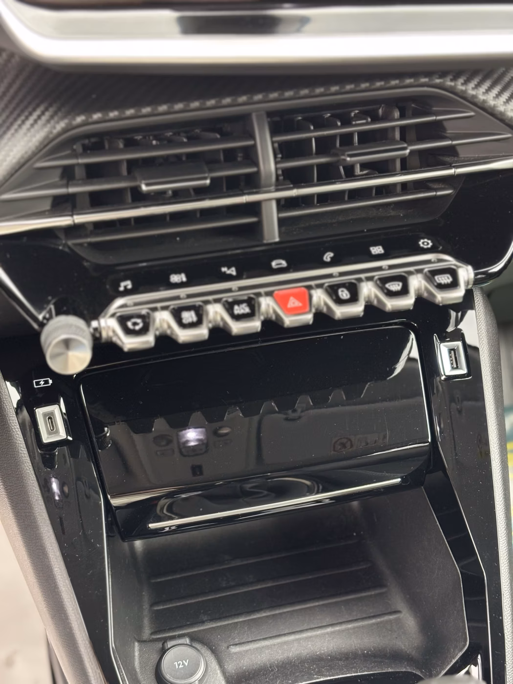 Peugeot 2008 фото 15