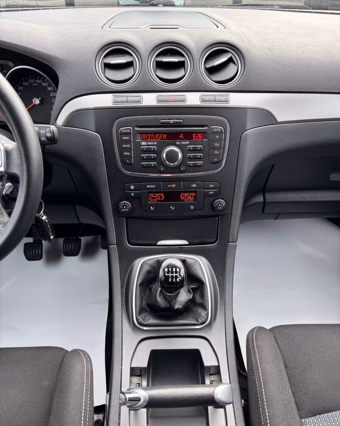Ford S-MAX фото 17