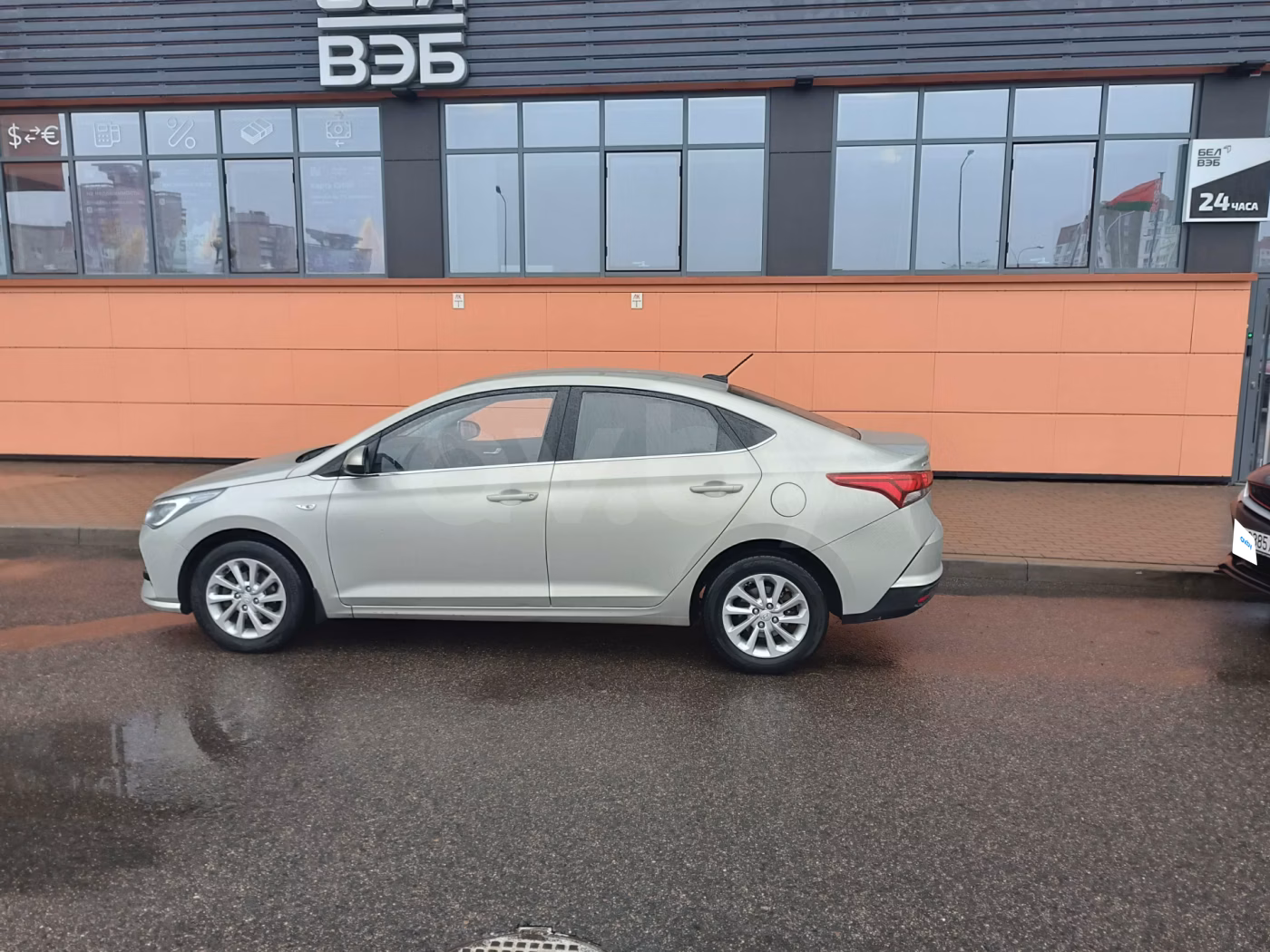 Hyundai Accent фото 3