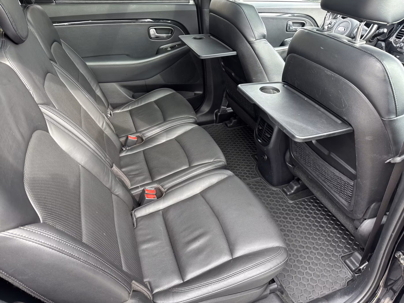 Kia Carens фото 11