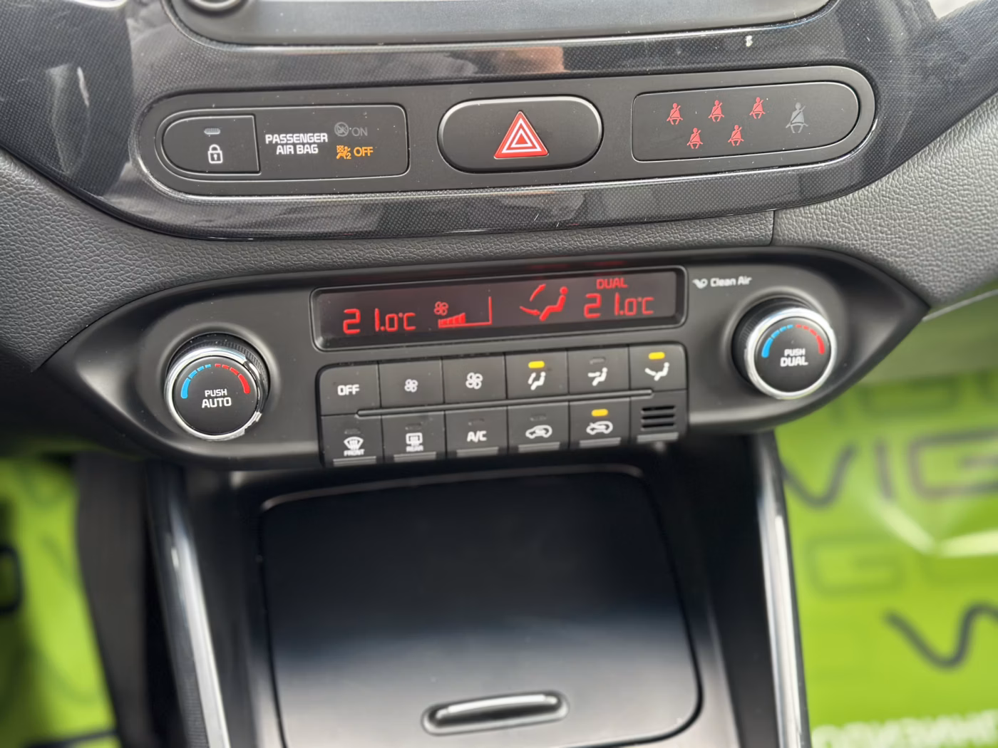 Kia Carens фото 18