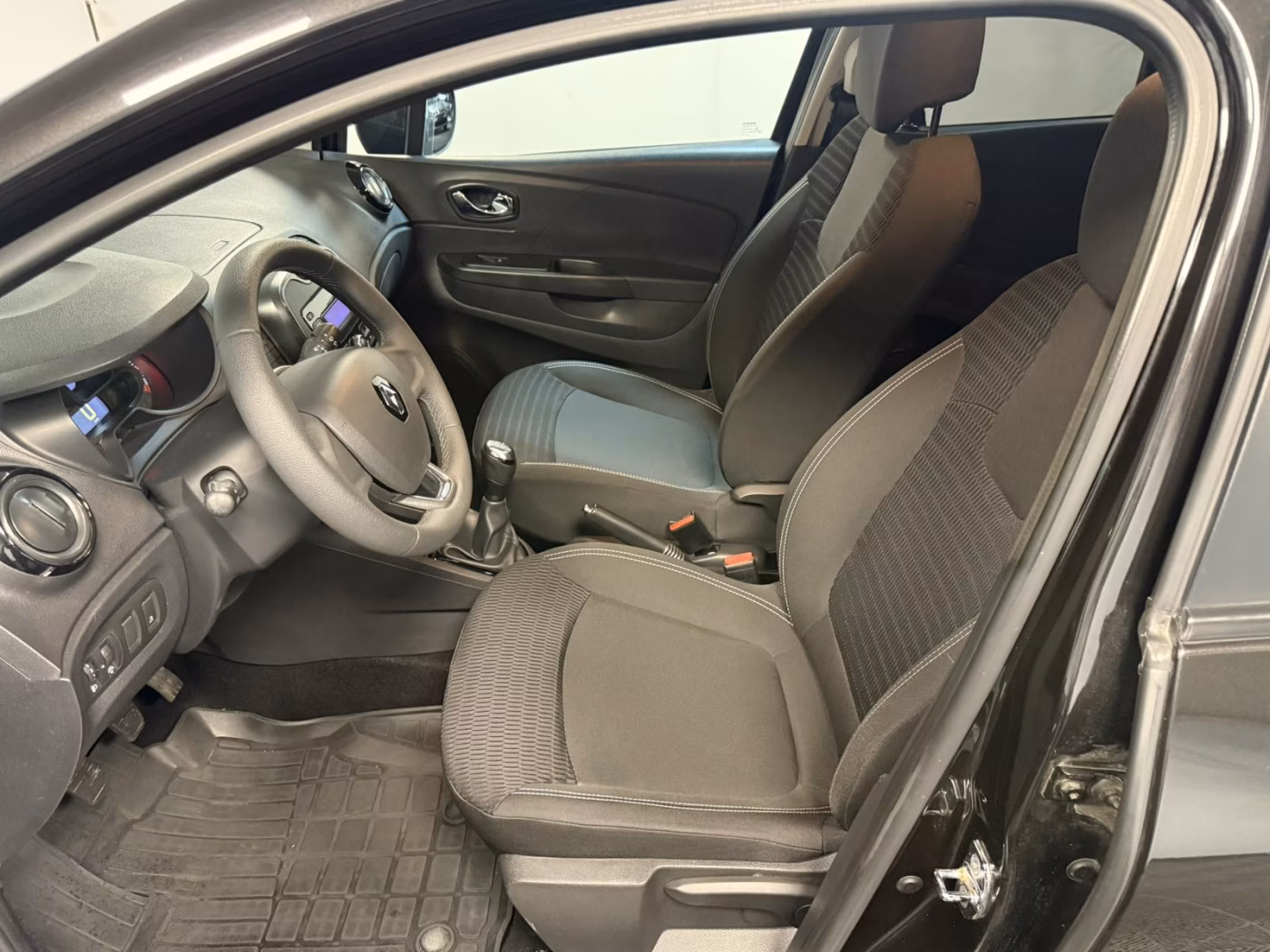 Renault Kaptur фото 16