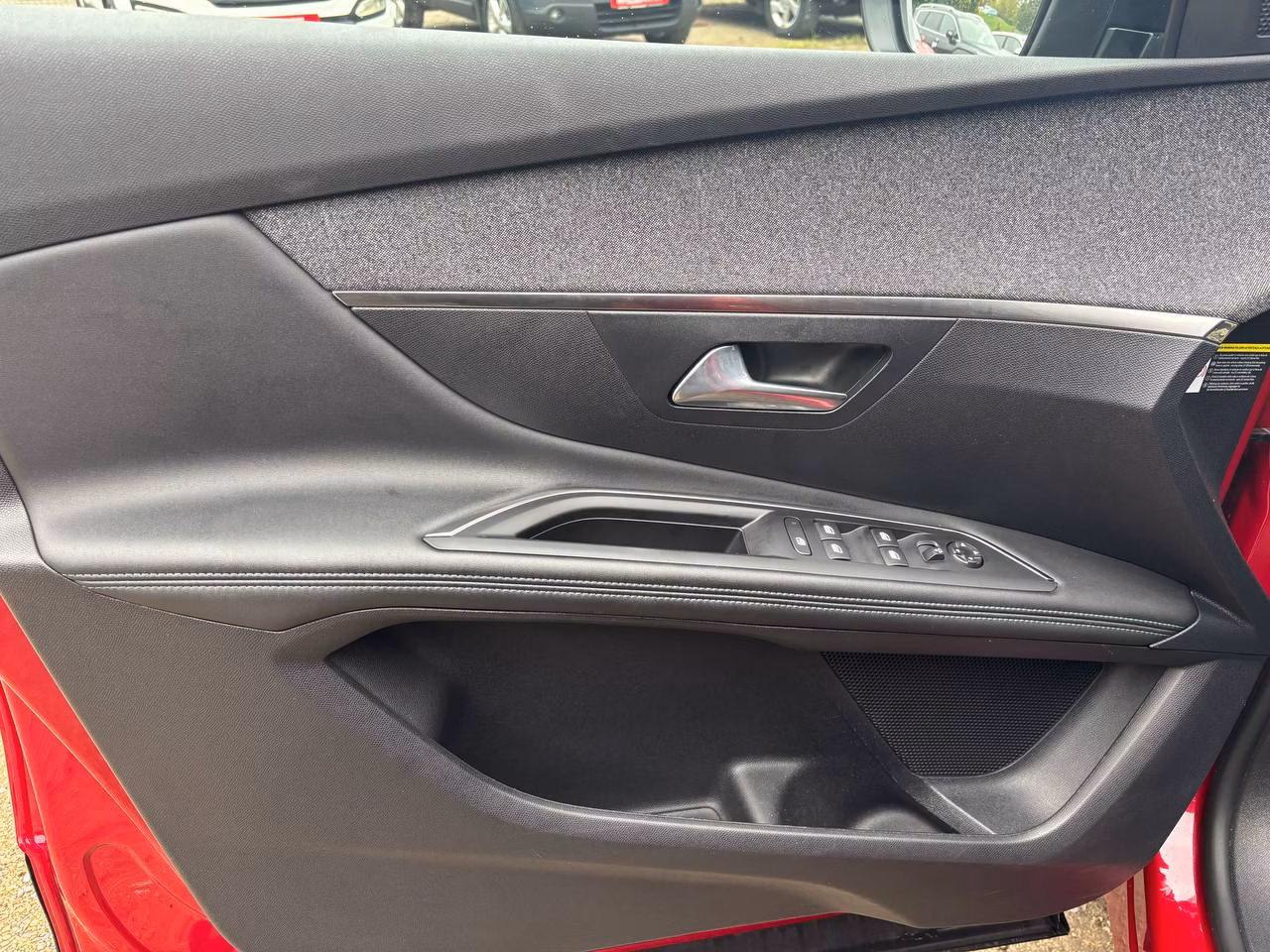 Peugeot 3008 фото 10
