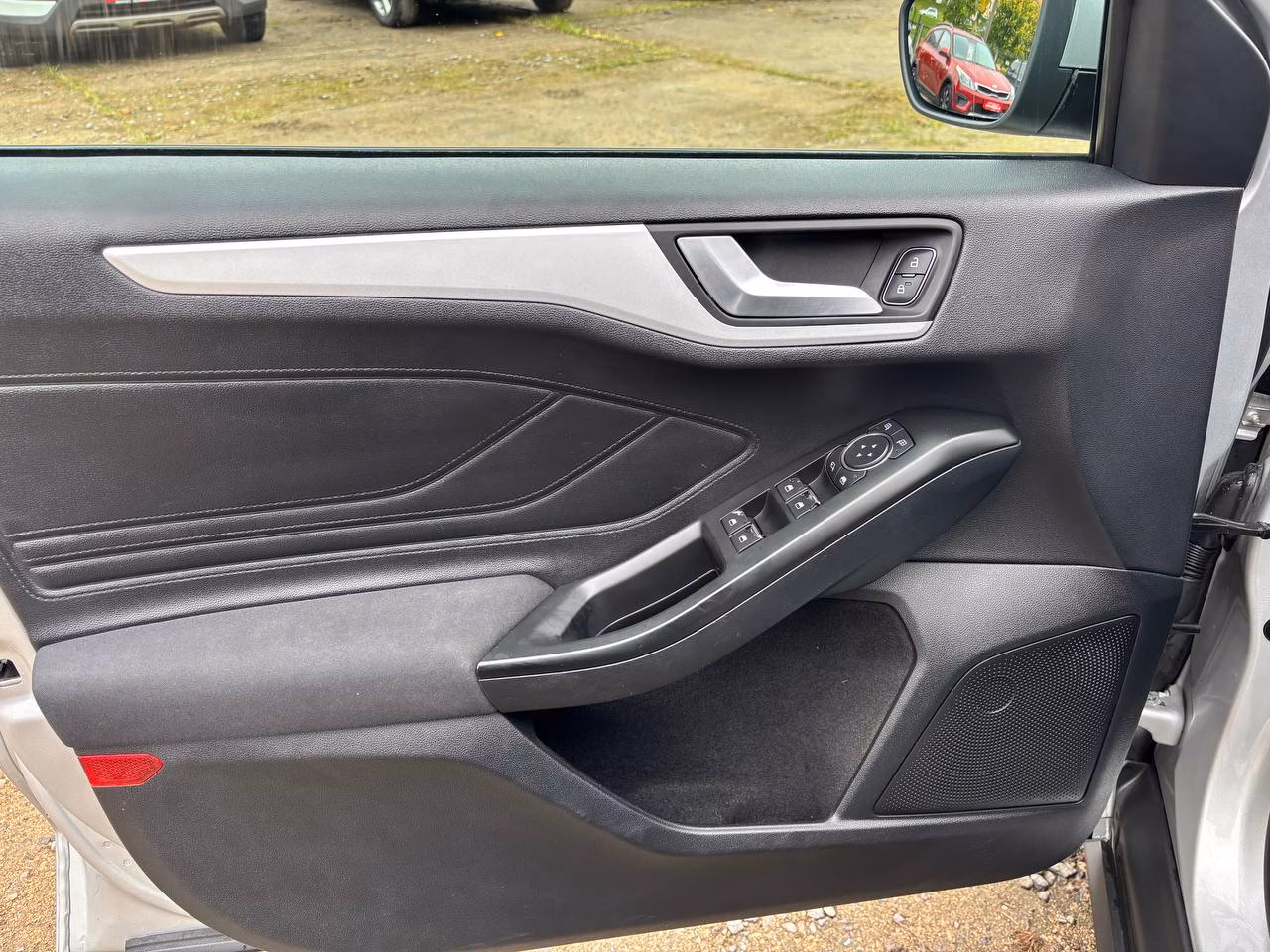 Ford Focus фото 9